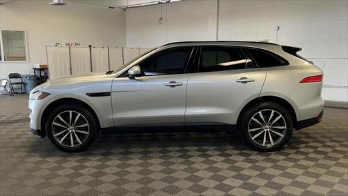 2017 Jaguar F-PACE 35t Prestige