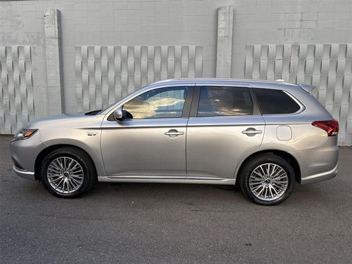 2022 Mitsubishi Outlander PHEV GT