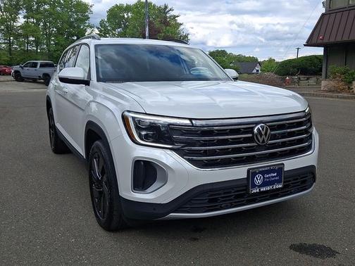 Opal White Pearl 2026 Volkswagen Atlas 2.0T SE W/TECHNOLOGY