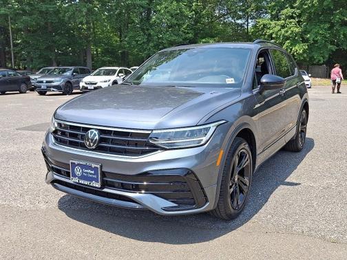 2024 Volkswagen Tiguan 2.0T SE R-Line Black