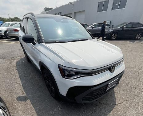 2025 Volkswagen Taos 1.5T SE Black