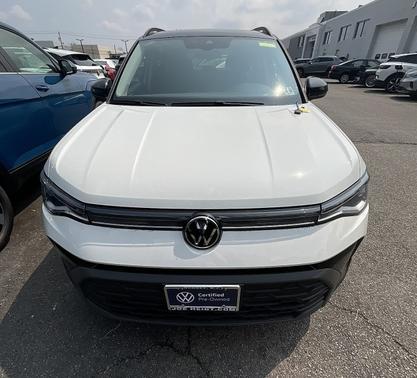 2025 Volkswagen Taos 1.5T SE Black