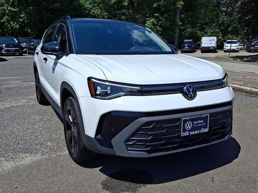 2025 Volkswagen Taos 1.5T SE Black