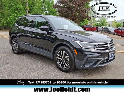 Deep Black Pearl Effect 2024 Volkswagen Tiguan 2.0T S