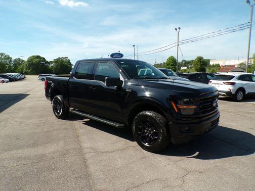 Agate Black Metallic 2026 Ford F-150 XLT