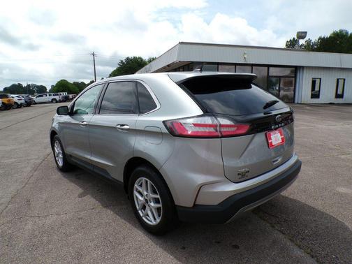 Silver Metallic 2024 Ford Edge SEL