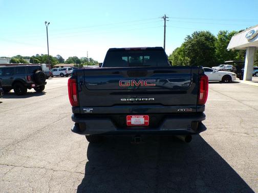 Pacific Blue Metallic 2022 GMC Sierra 2500 AT4
