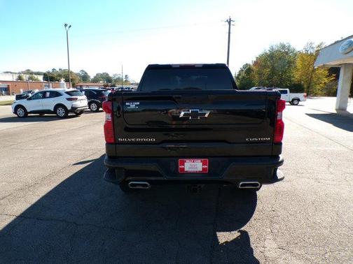 2022 Chevrolet Silverado 1500 Custom Trail Boss