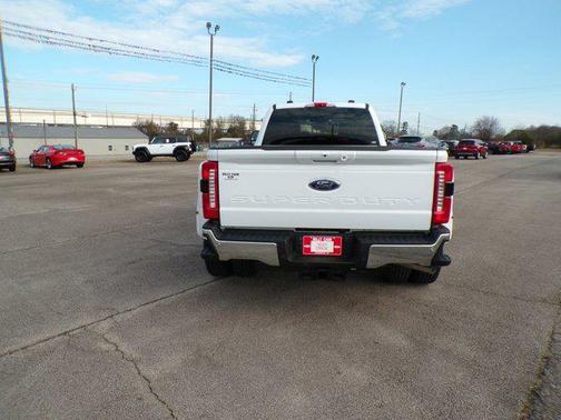 Oxford White 2026 Ford F-350 XLT