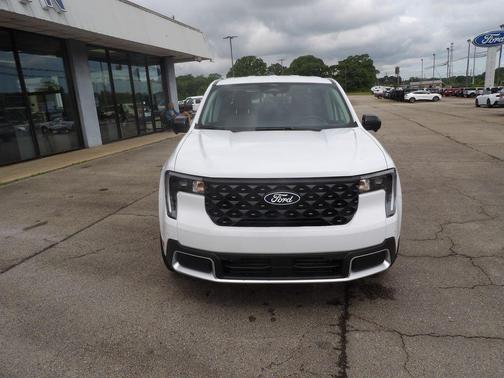 Oxford White 2026 Ford Maverick Lariat