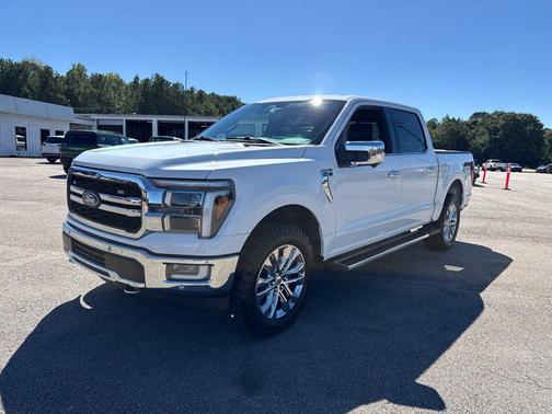 Oxford White 2024 Ford F-150 Lariat