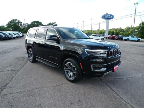 Diamond Black Crystal Pearlcoat 2024 Jeep Wagoneer Series II 4x2