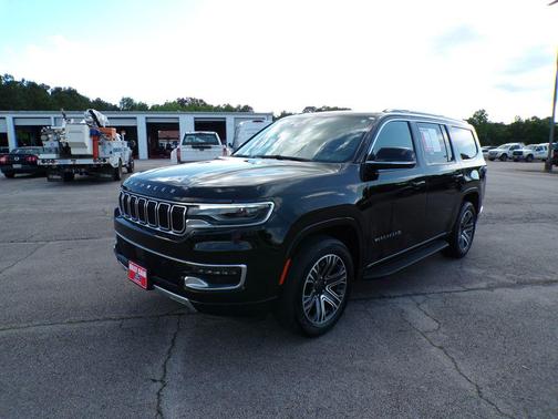Diamond Black Crystal Pearlcoat 2024 Jeep Wagoneer Series II 4x2