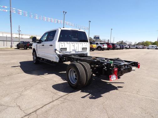 Oxford White 2026 Ford F-350 XL