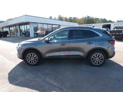 2025 Ford Escape PHEV Base