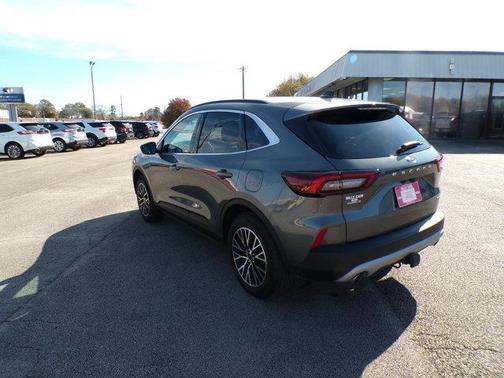 2025 Ford Escape PHEV Base