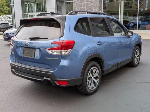 Horizon Blue Pearl 2024 Subaru Forester Premium