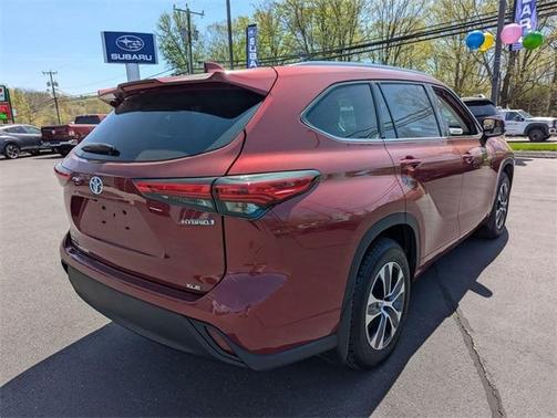 2020 Toyota Highlander Hybrid XLE