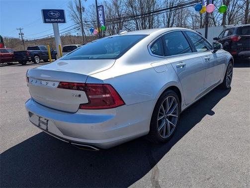 2017 Volvo S90 T6 Momentum