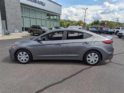 2018 Hyundai ELANTRA SE