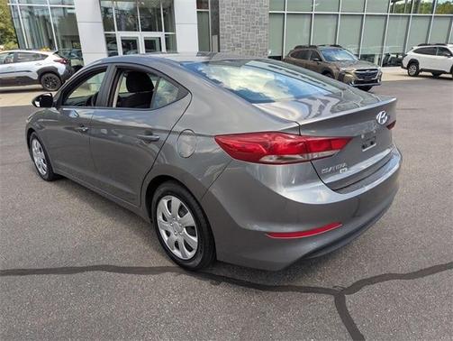 2018 Hyundai ELANTRA SE