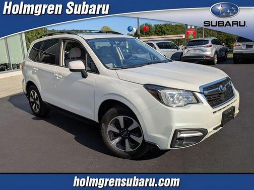 Crystal White Pearl 2017 Subaru Forester 2.5i Premium