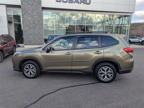 2022 Subaru Forester Premium