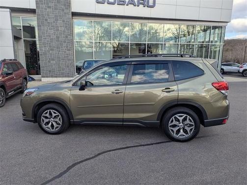 2022 Subaru Forester Premium