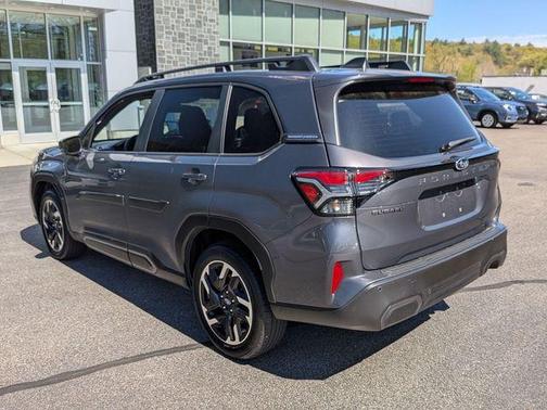 Magnetite Gray Metallic 2025 Subaru Forester Limited