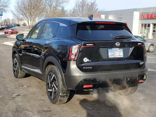 2025 Nissan Kicks SV
