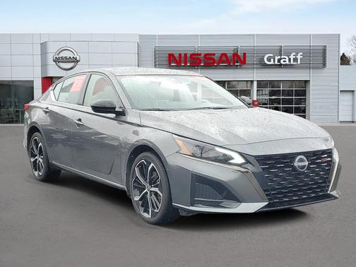 Gun Metallic 2025 Nissan Altima SR