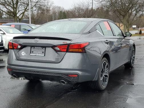 2025 Nissan Altima SR