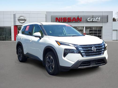 Pearl 2025 Nissan Rogue SV