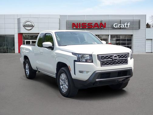 Glacier White 2024 Nissan Frontier SV