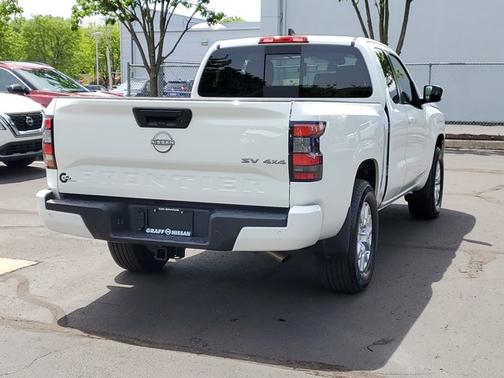 Glacier White 2024 Nissan Frontier SV