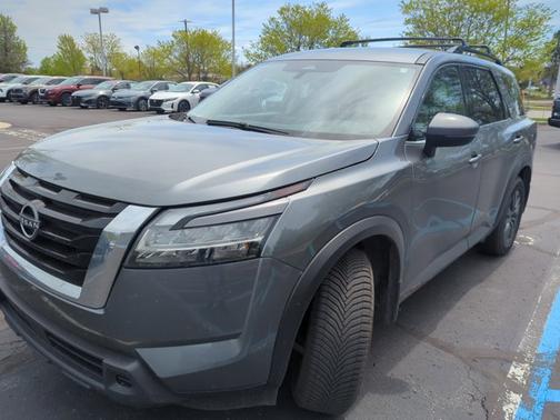 Gun Metallic 2022 Nissan Pathfinder SV