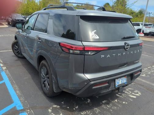 Gun Metallic 2022 Nissan Pathfinder SV
