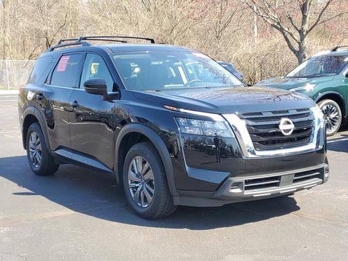 Black 2025 Nissan Pathfinder SV