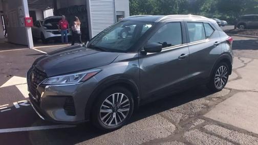 2022 Nissan Kicks SV