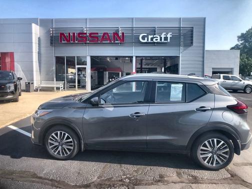2022 Nissan Kicks SV