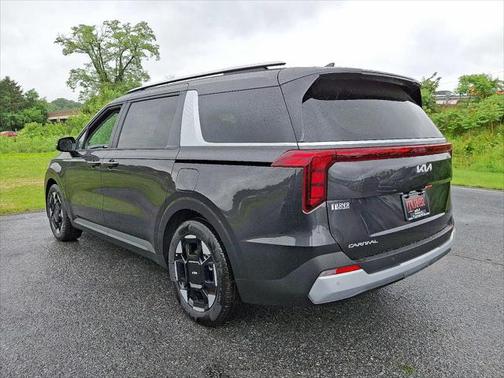 2025 Kia Carnival EX