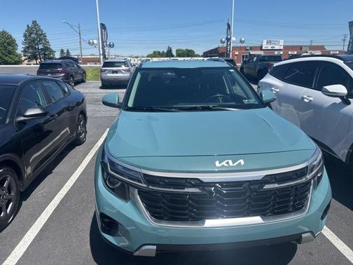 Blue 2024 Kia Seltos EX