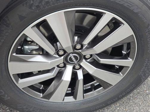 2025 Nissan Pathfinder SL 4WD