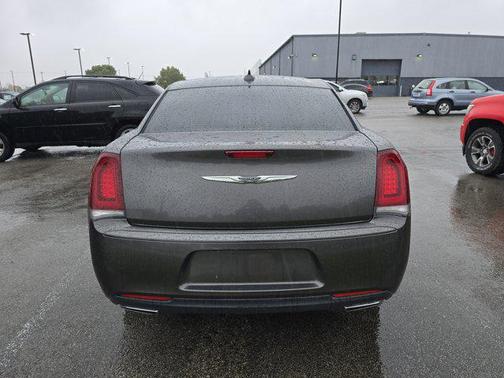 2016 Chrysler 300 S