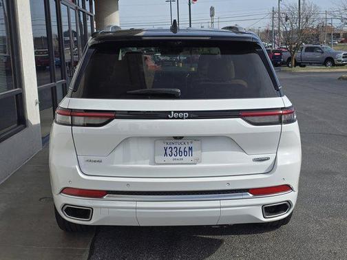 2023 Jeep Grand Cherokee Summit