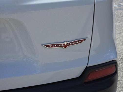 2020 Jeep Cherokee Trailhawk