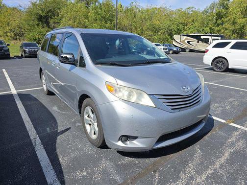 2015 Toyota Sienna LE