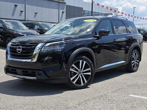 2024 Nissan Pathfinder Platinum FWD
