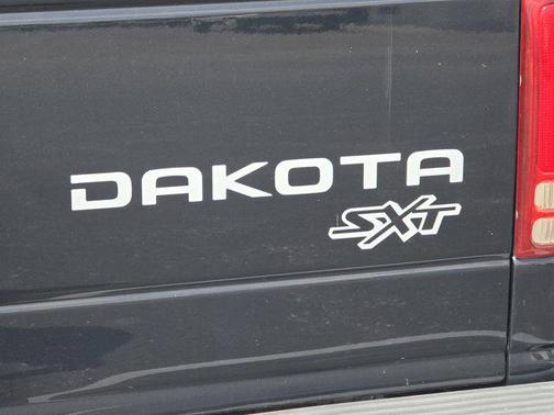 2004 Dodge Dakota Base