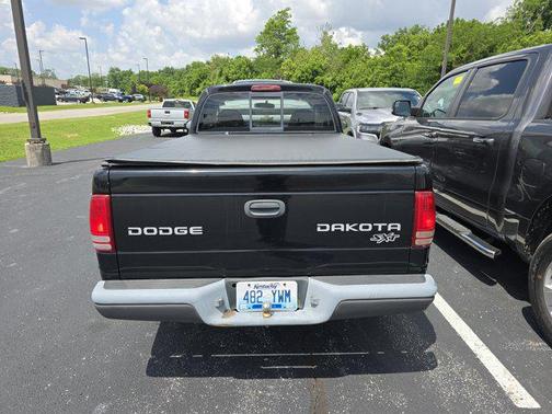 2004 Dodge Dakota Base